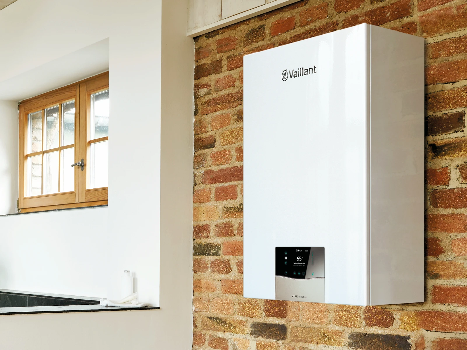 Vaillant ecoTEC exclusive – moderne Gas-Brennwerttechnik an Ziegelwand